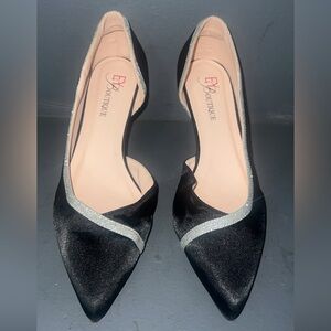 Outlined in Shine Pump by EY Boutique